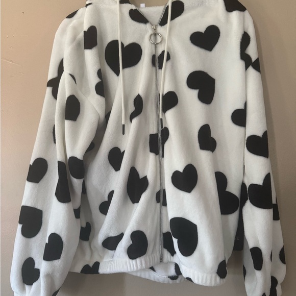 Women's Heart Patterned Sweater - Black and White - Picture 1 of 5